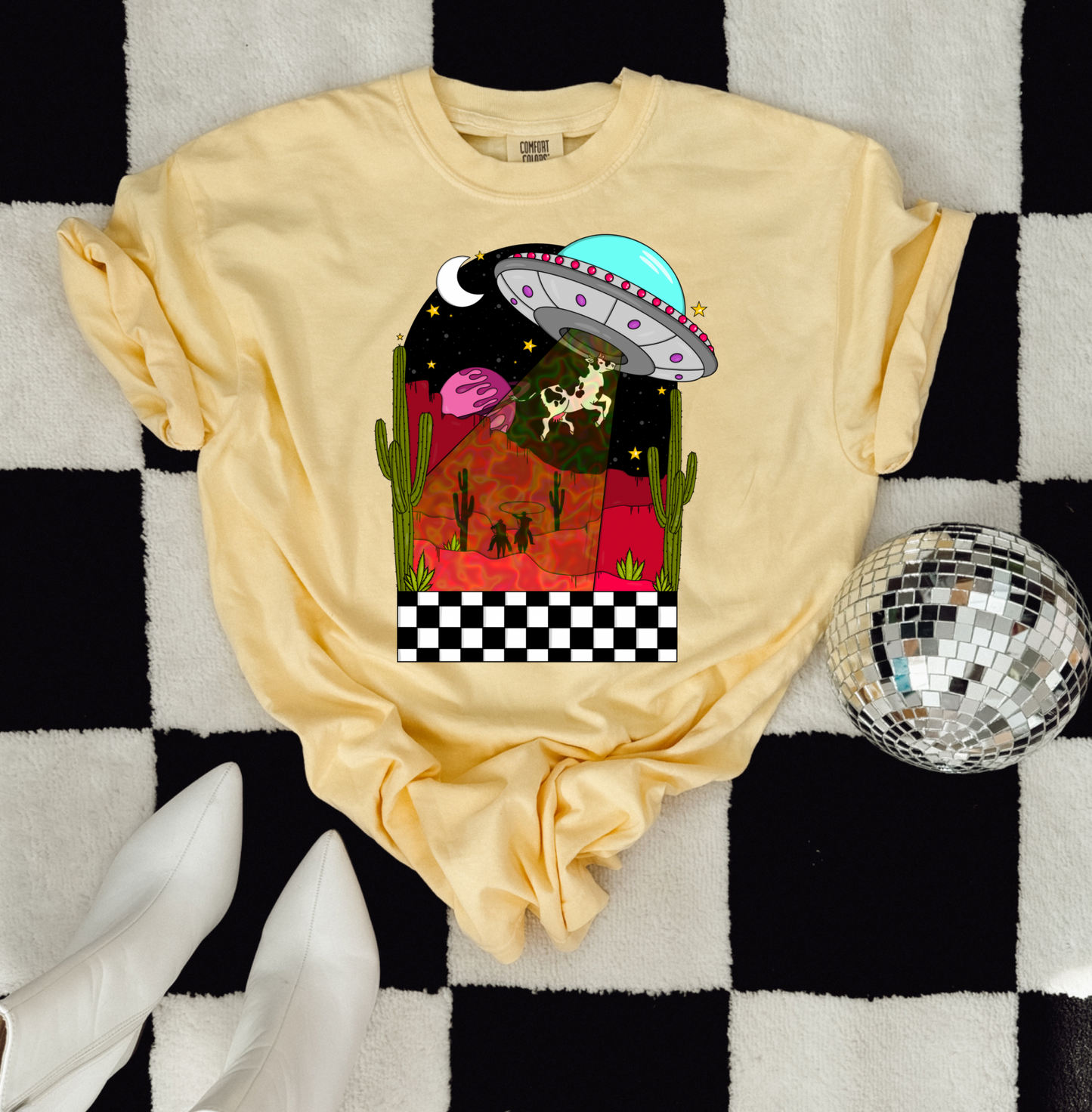 Desert Abduction tee