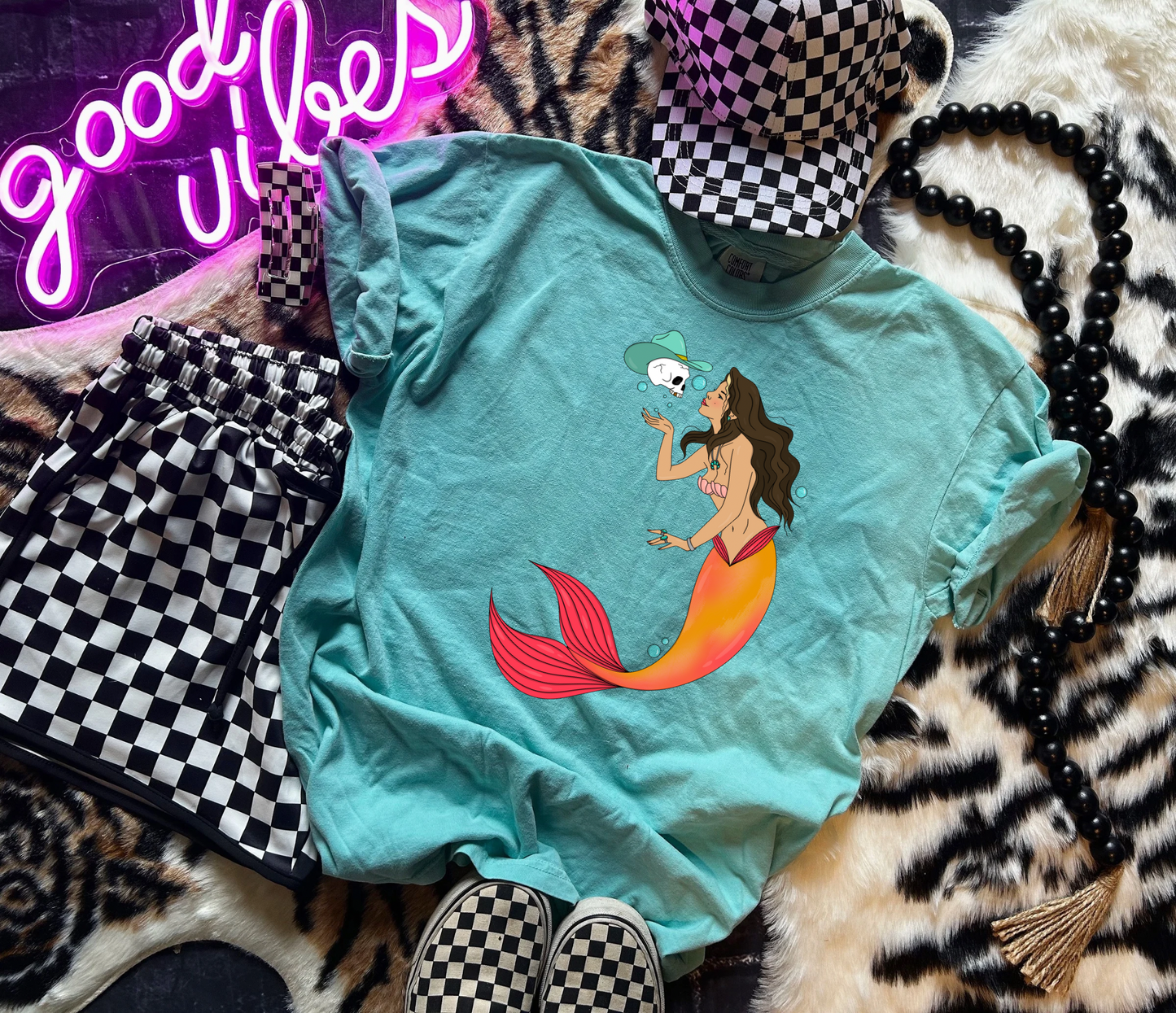 Mermaids love Cowboys too tee