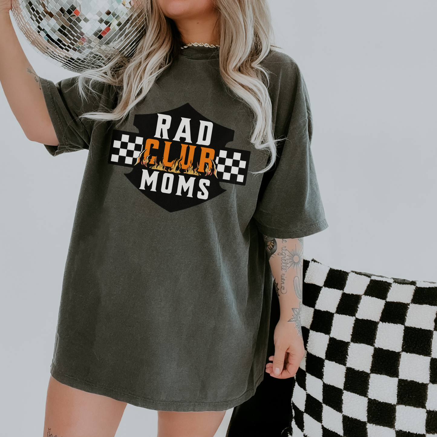 Rad Moms Club tee